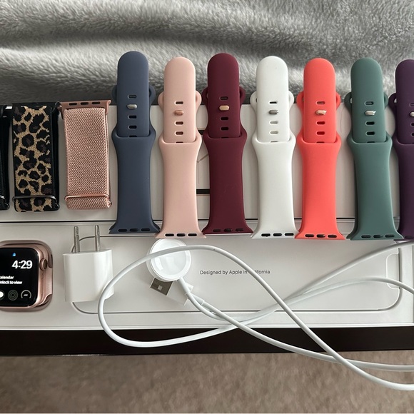 Apple Watch - Picture 2 of 4